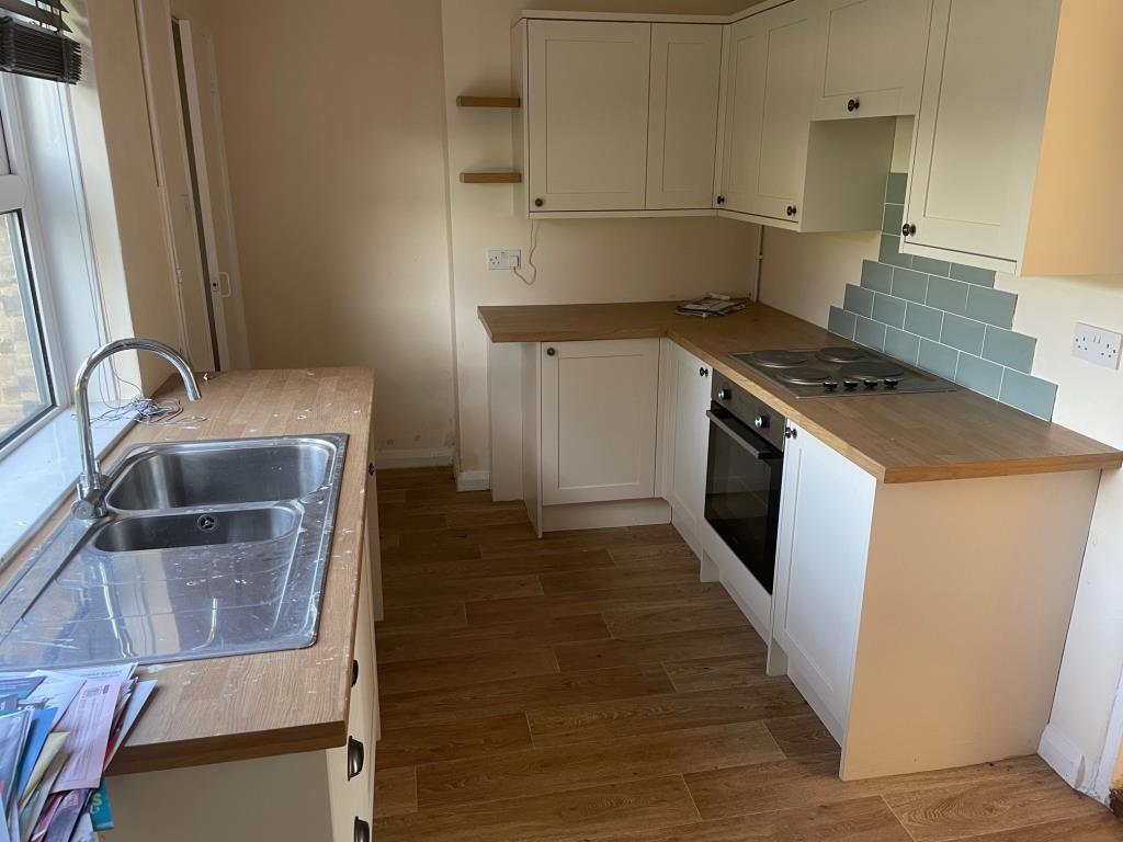 Lot: 105 - THREE BEDROOM HOUSE FOR IMPROVEMENT -